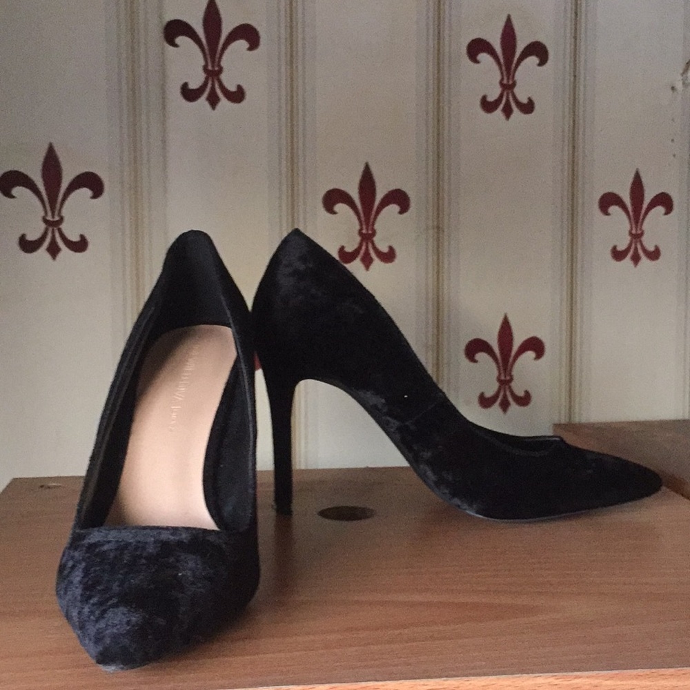 Black velvet heels